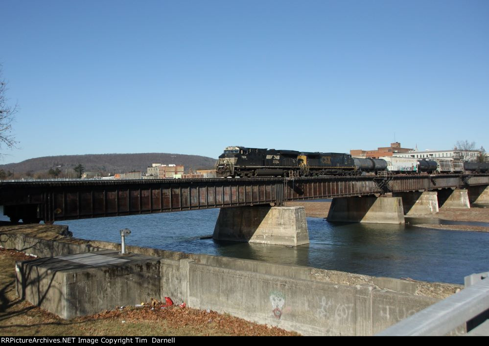 NS 7688, CSX 96 on 316